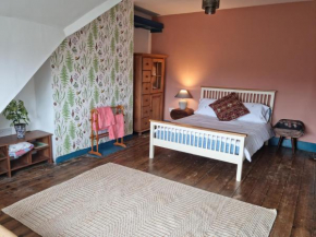 Spacious top floor suite top of Edwardian house, Hastings